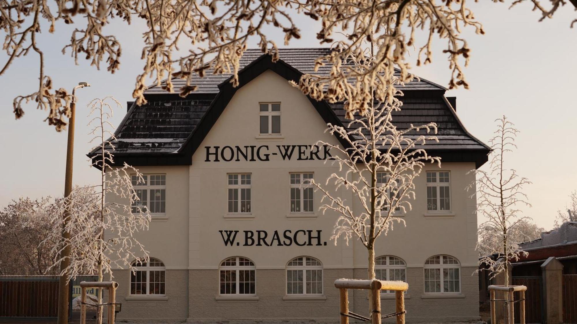 Remise Brasch - Zwischen Bahnhof Und Elbe Wittenberge Exterior foto